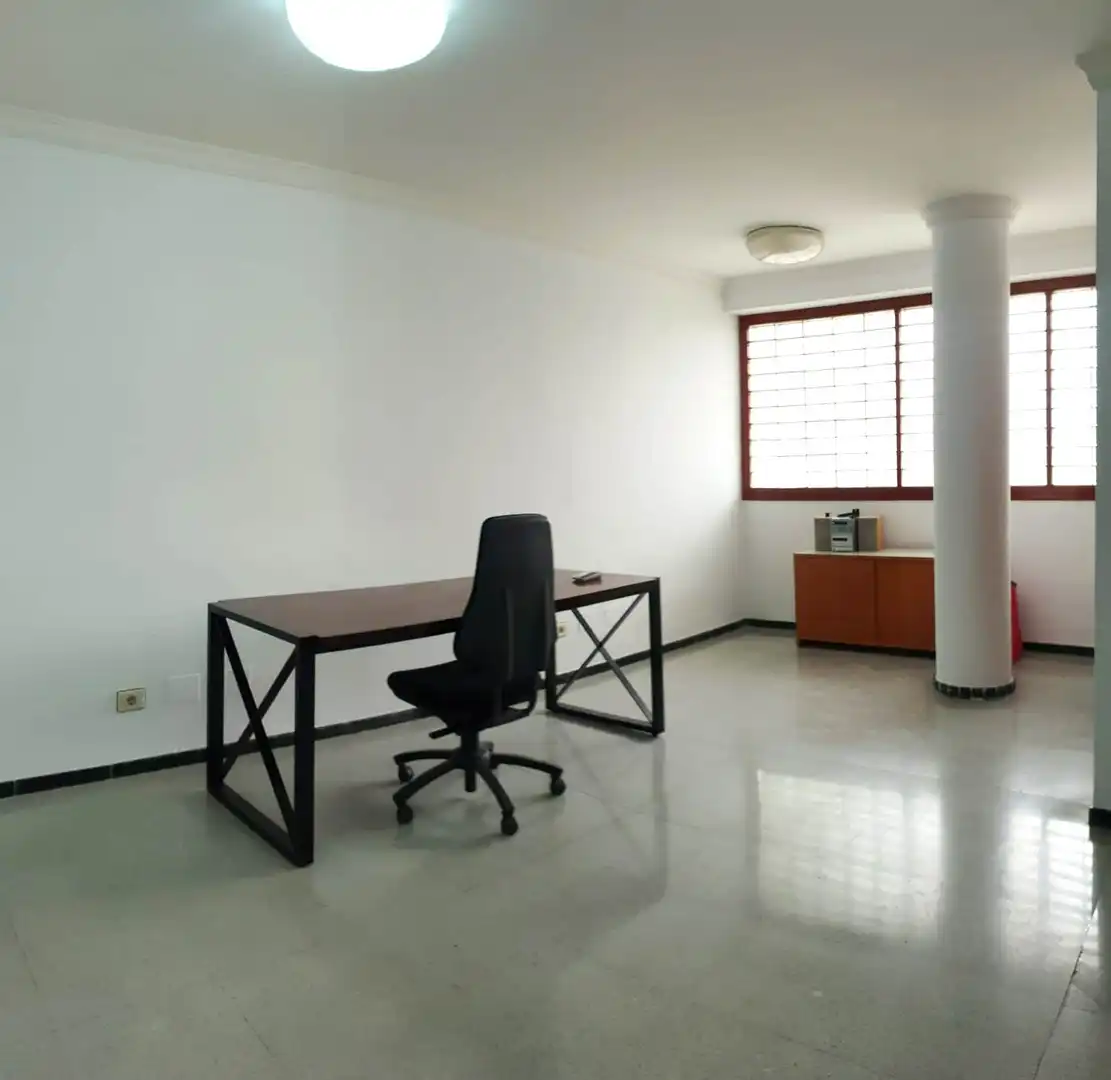 Oficina en venta en Las Palmas de Gran Canaria con Amueblado