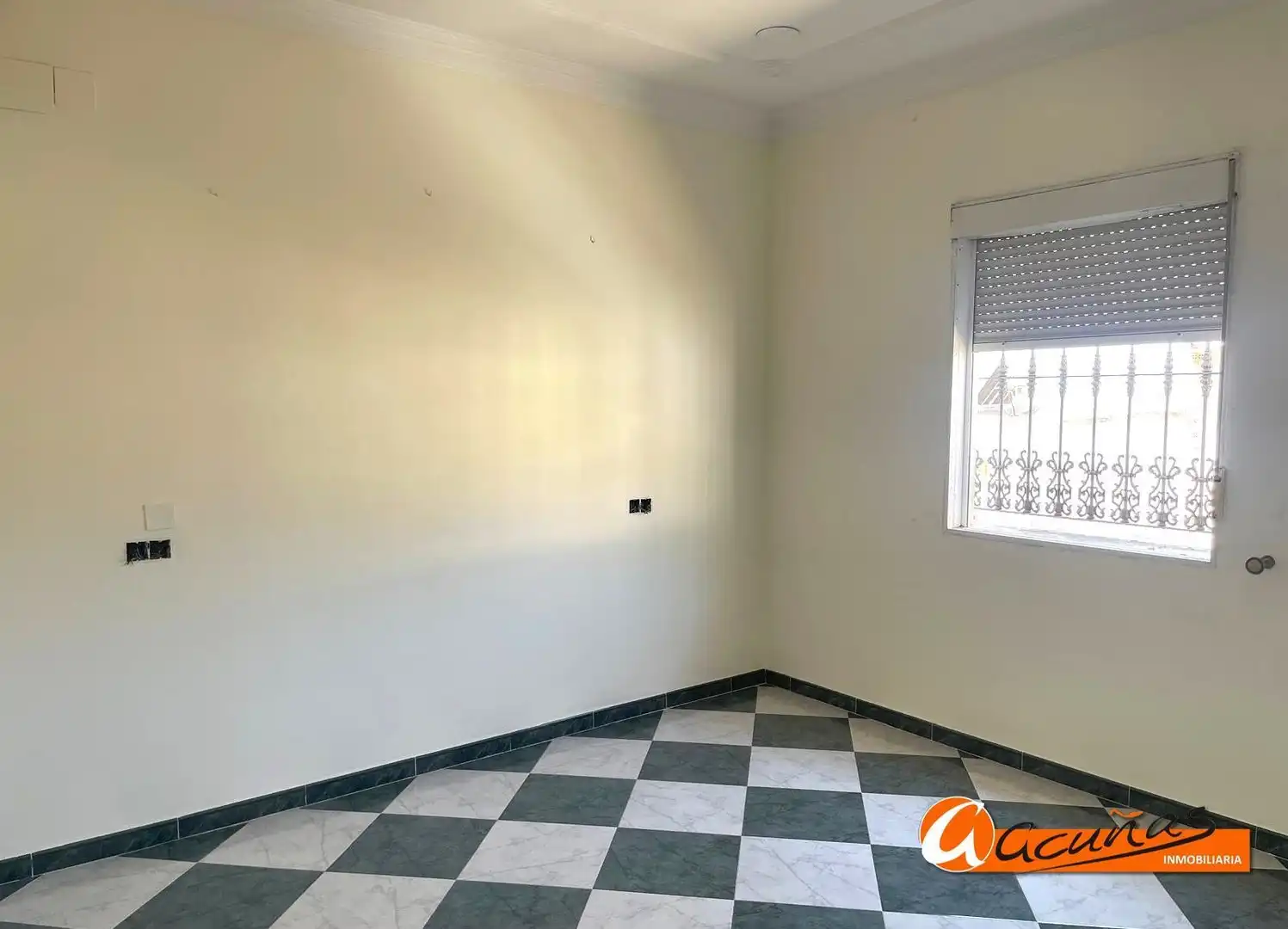 Casa adosada en venta en Gilena con Terraza y Trastero