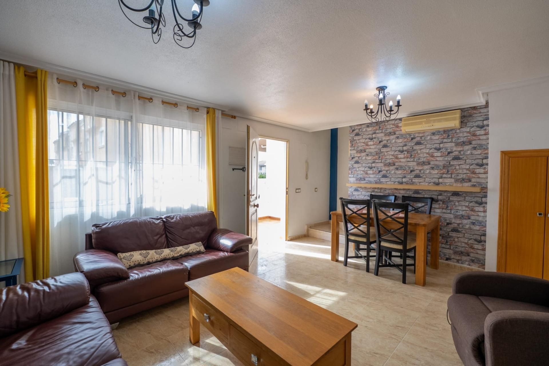 Living room of House or chalet for sale in Orihuela  with Terrace and Storage room