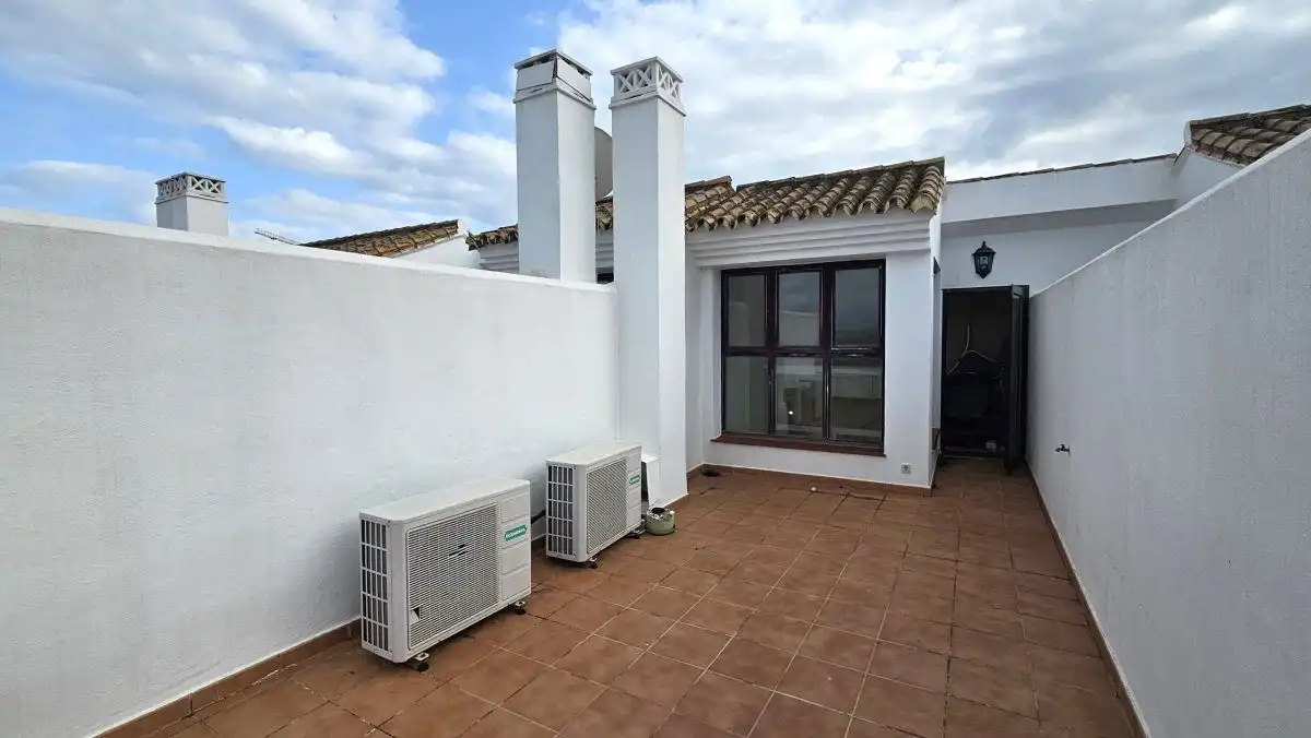 Reihenhaus mit Terrasse zum Verkauf in La Alcaidesa, imagen 4