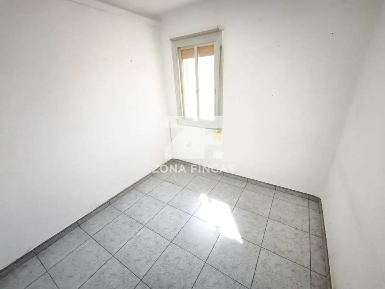 Bedroom of Flat for sale in Santa Coloma de Gramenet  with Air Conditioner and Balcony