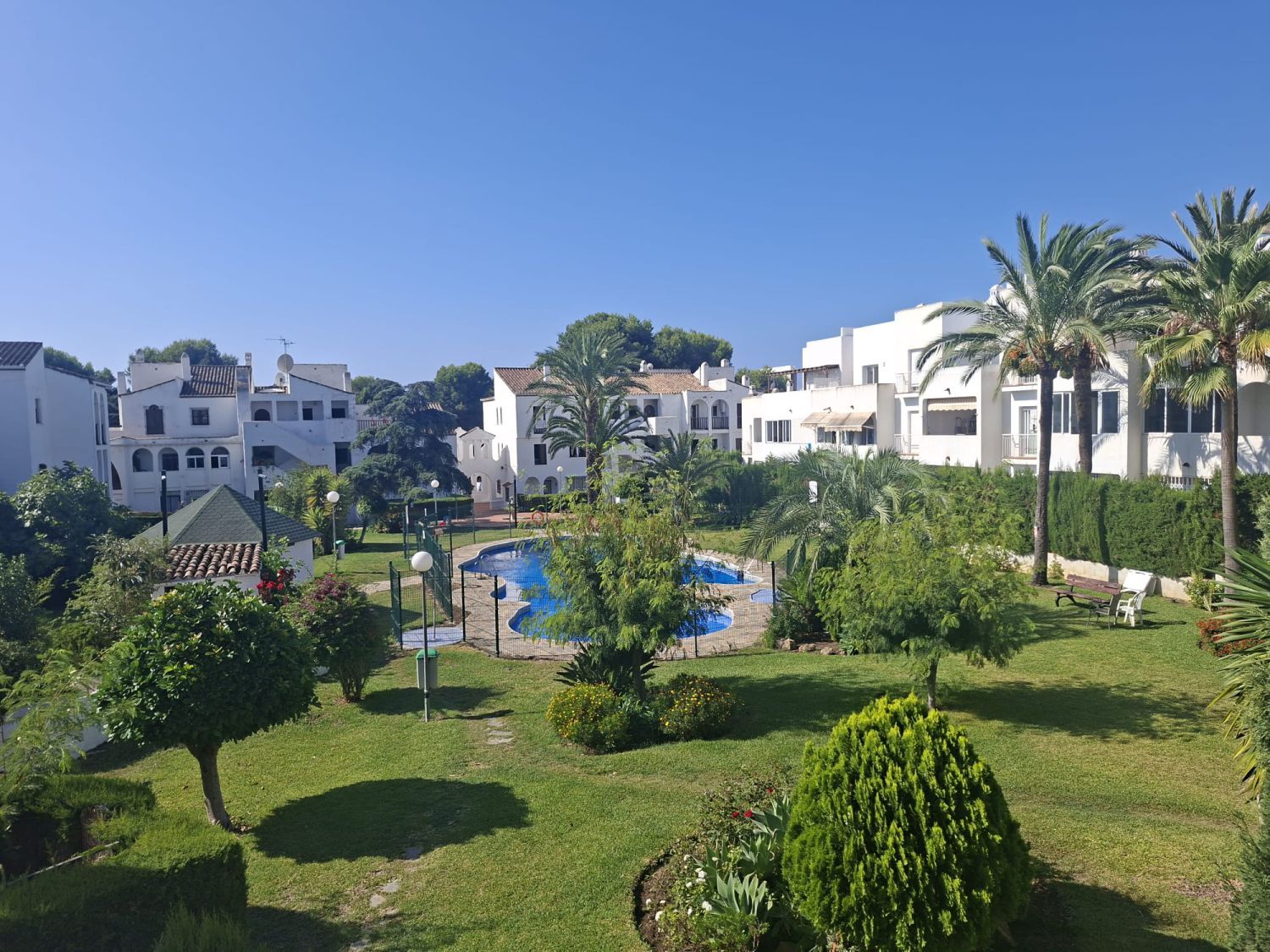 Jardín de Piso en venta en Estepona con Calefacción y Piscina comunitaria