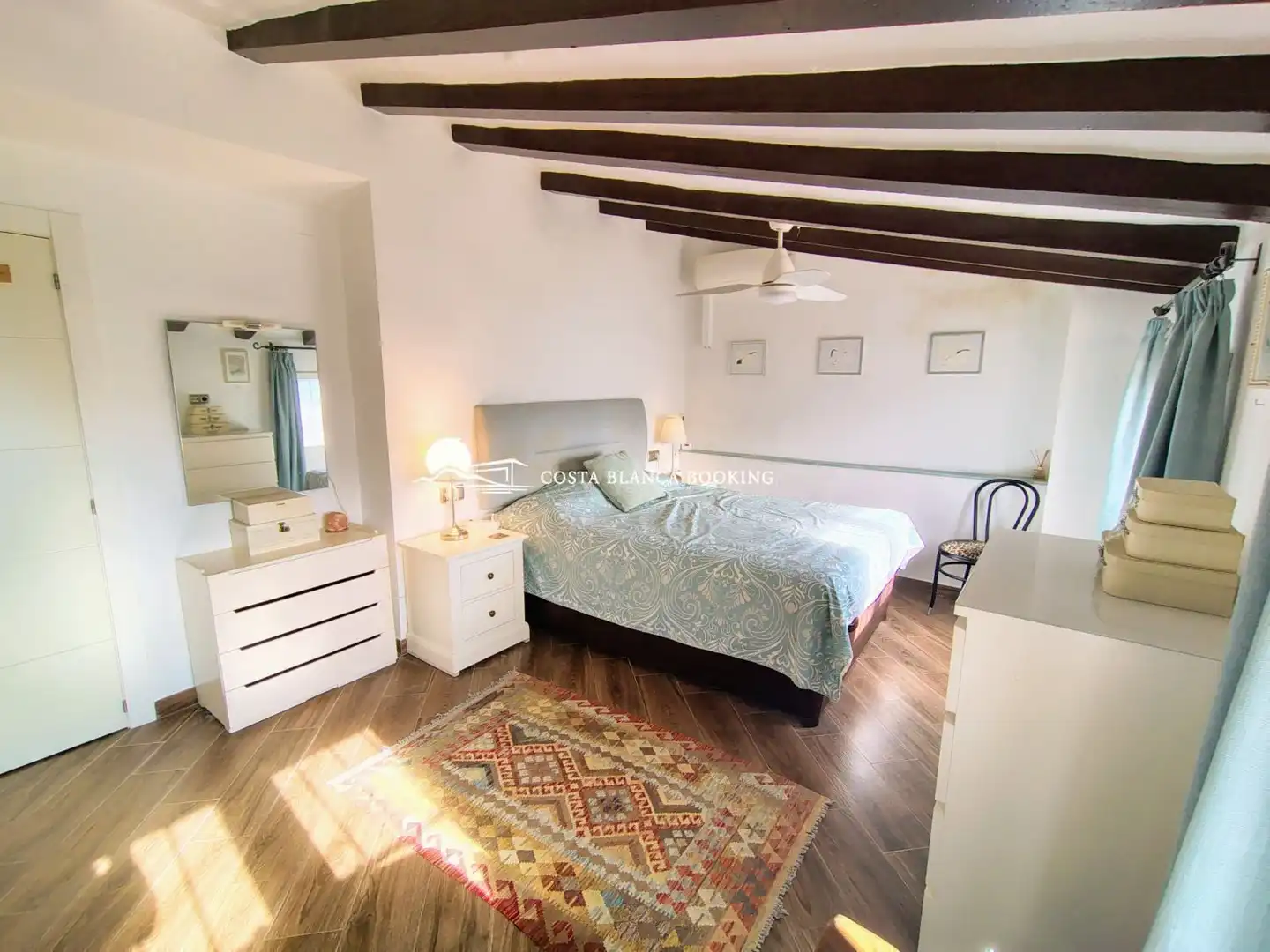 Dormitori de Casa o xalet en venda en L'Alfàs del Pi amb Aire condicionat, Calefacció i Jardí privat
