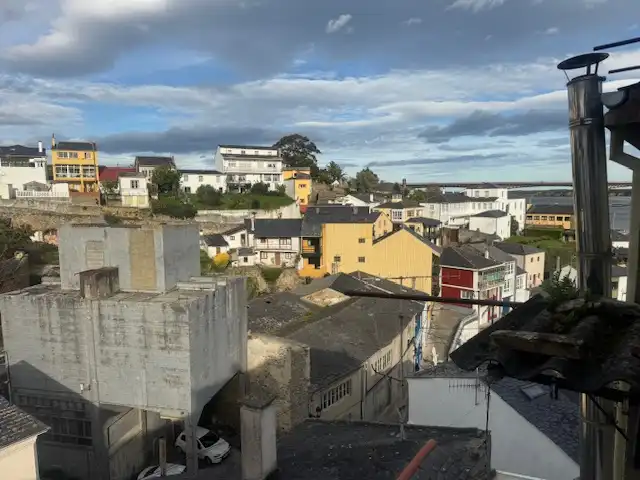 Außenansicht von Einfamilien-Reihenhaus zum Verkauf in Ribadeo