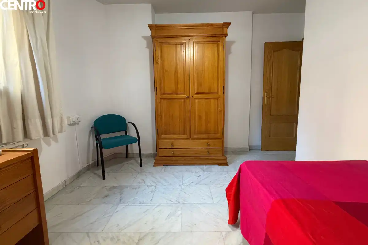 Habitación de Piso en venta en Granada con Aire acondicionado, Calefacción y Jardín privado