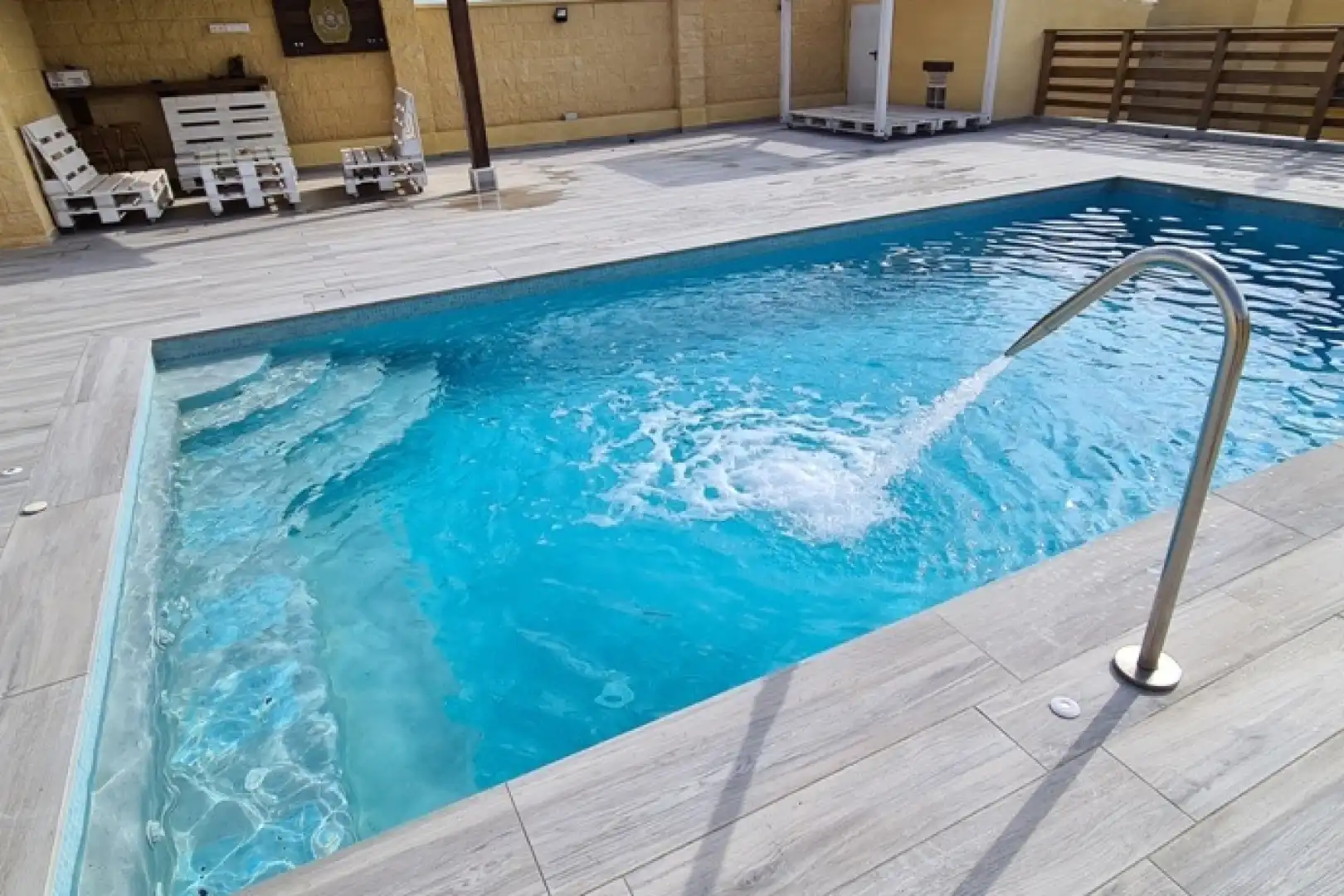 Piscina de Casa o xalet en venda en Orihuela amb Aire condicionat, Calefacció i Jardí privat