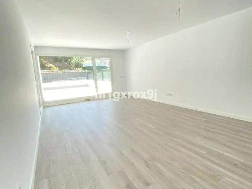 Sala de estar de Planta baja en venta en Benahavís con Aire acondicionado, Terraza y Trastero