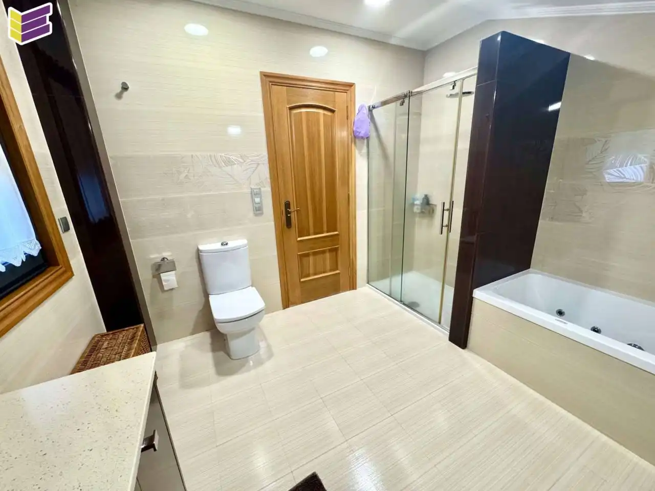 Bany de Casa o xalet en venda en O Porriño   amb Calefacció, Jardí privat i Parquet