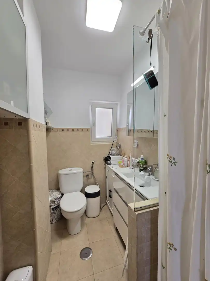 Bathroom of Flat for sale in Málaga  with Air Conditioner, Heating and Terrace