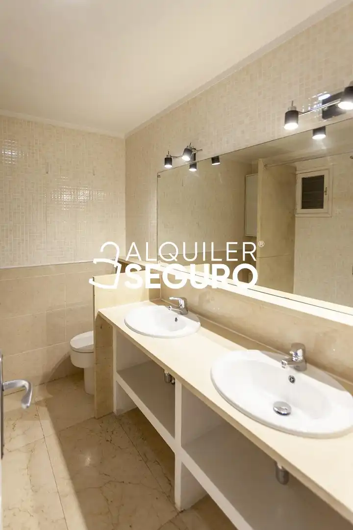 Flat with lift to rent in Menendez Pidal, imagen 15