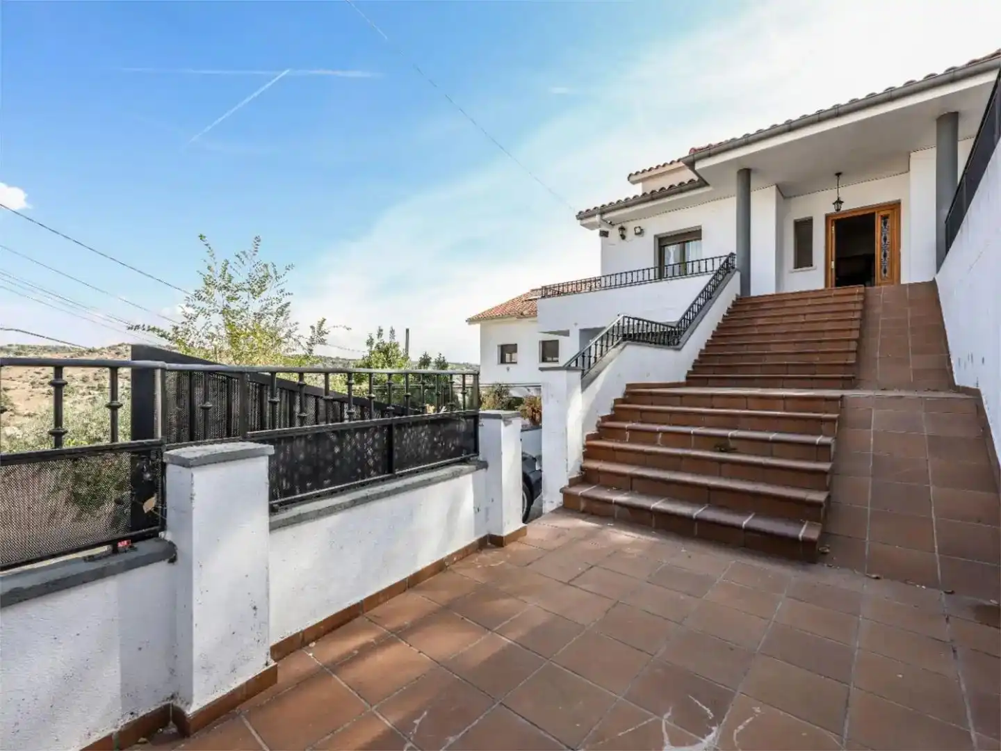 Chalet con jardín en venta en Calle ALmendro 25