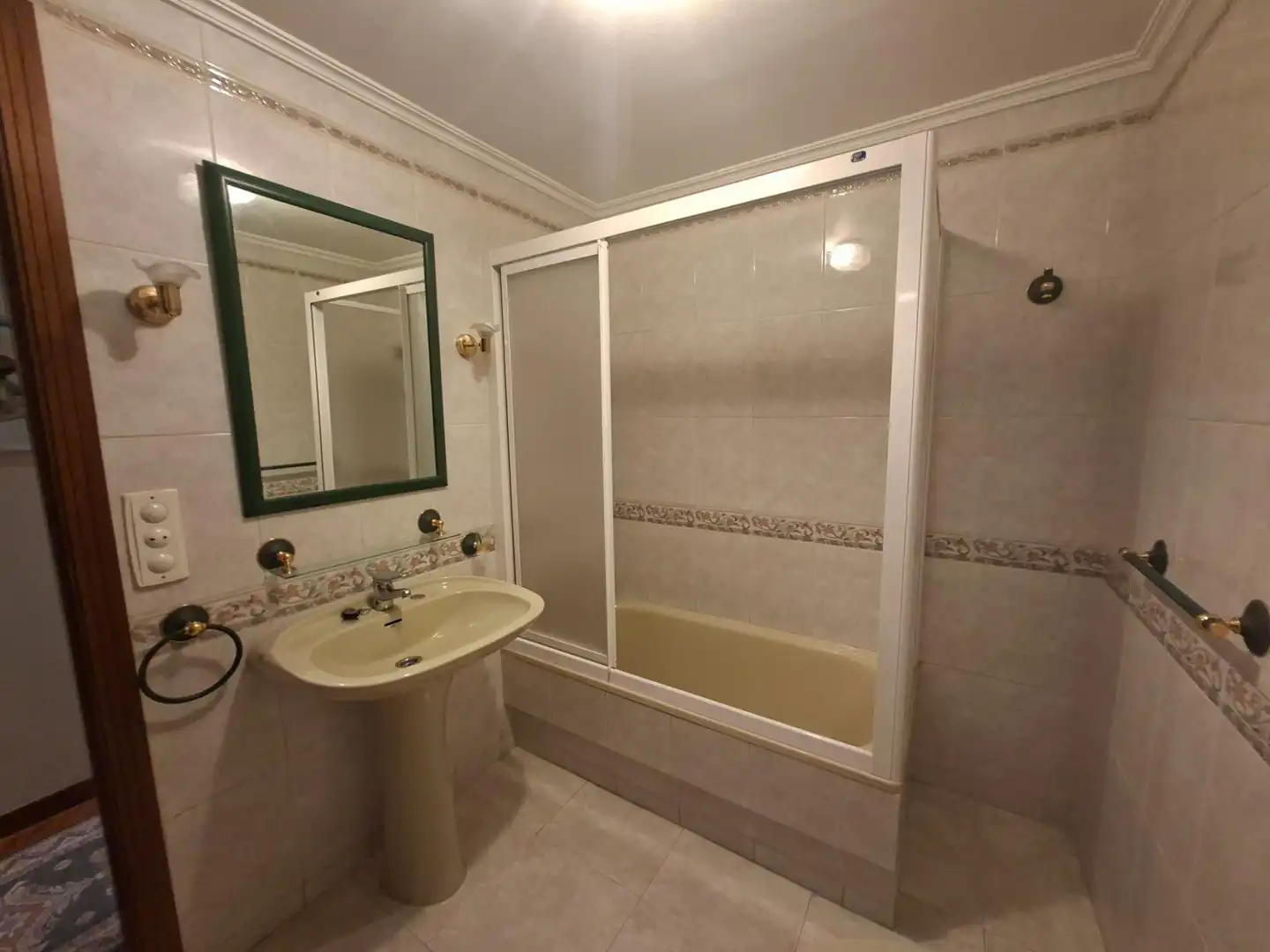 Bathroom of Apartments for sale in Vilagarcía de Arousa  with Heating