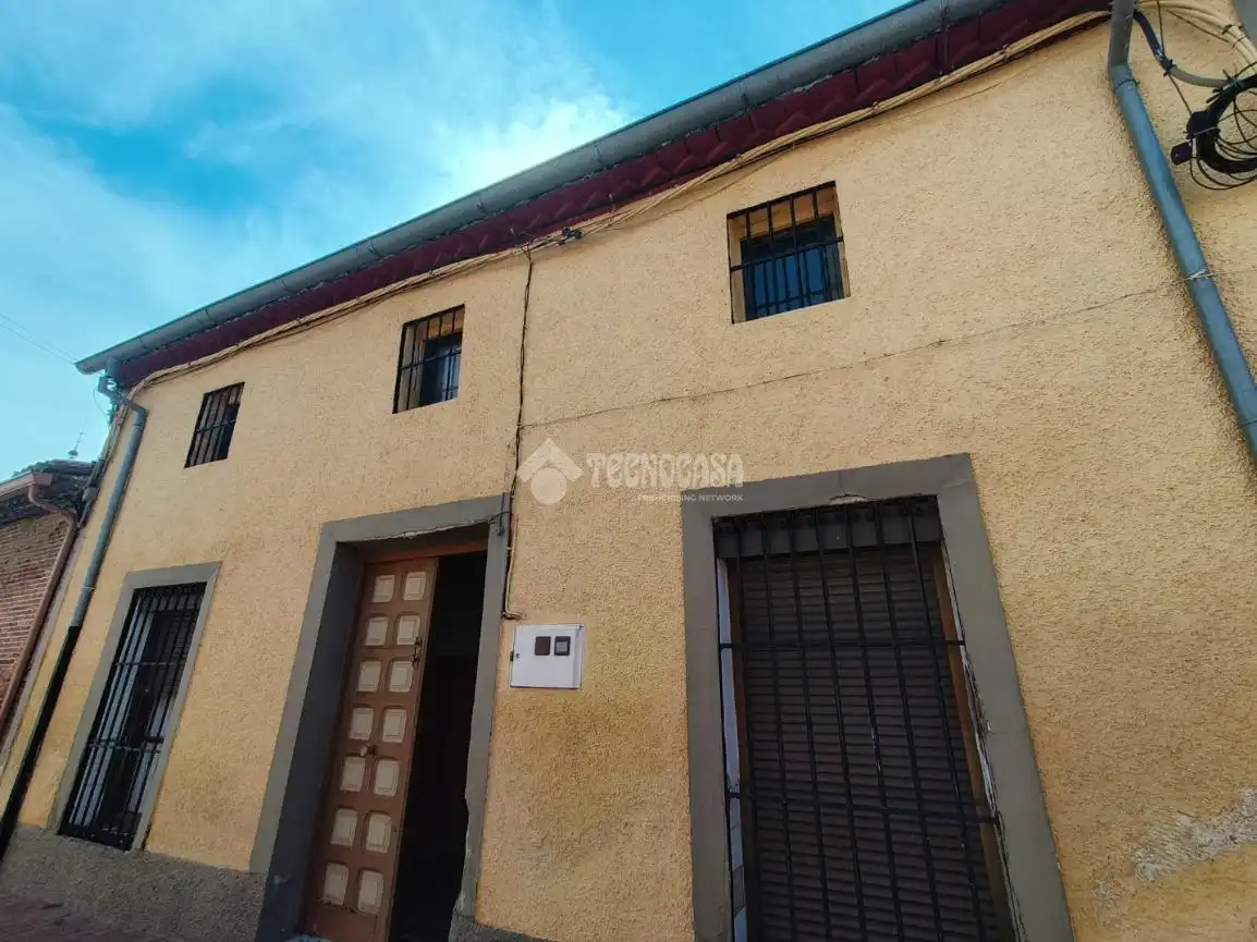Vista exterior de Casa o chalet en venta en Villaverde de Medina