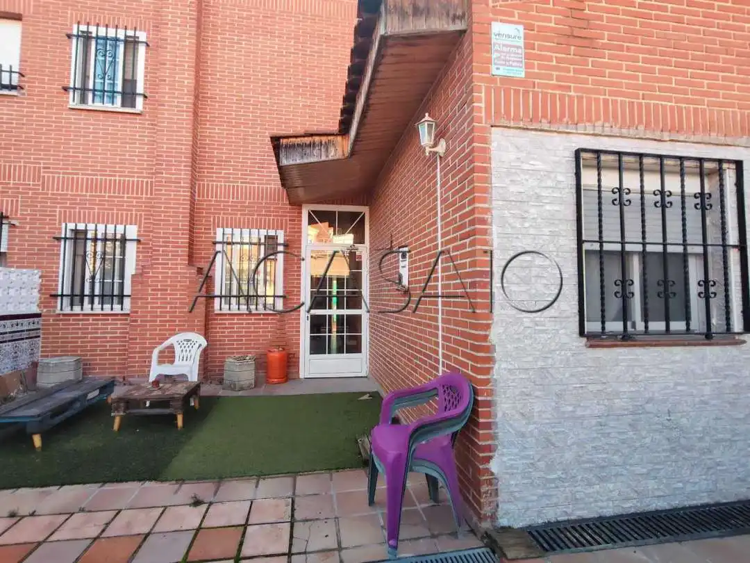 Jardín de Casa adosada en venta en Pantoja con Calefacción