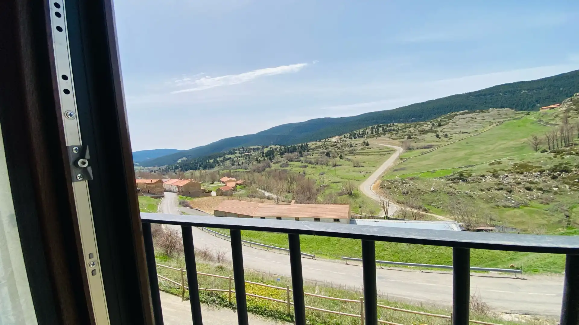 Vista exterior de Casa o chalet en venta en Valdelinares con Trastero, Amueblado y Balcón