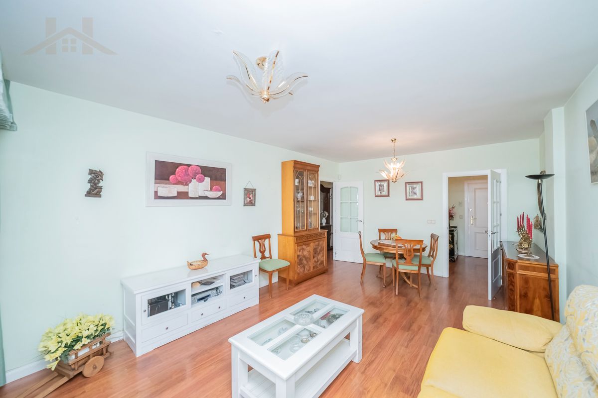 Living room of Flat for sale in Majadahonda  with Air Conditioner, Heating and Terrace