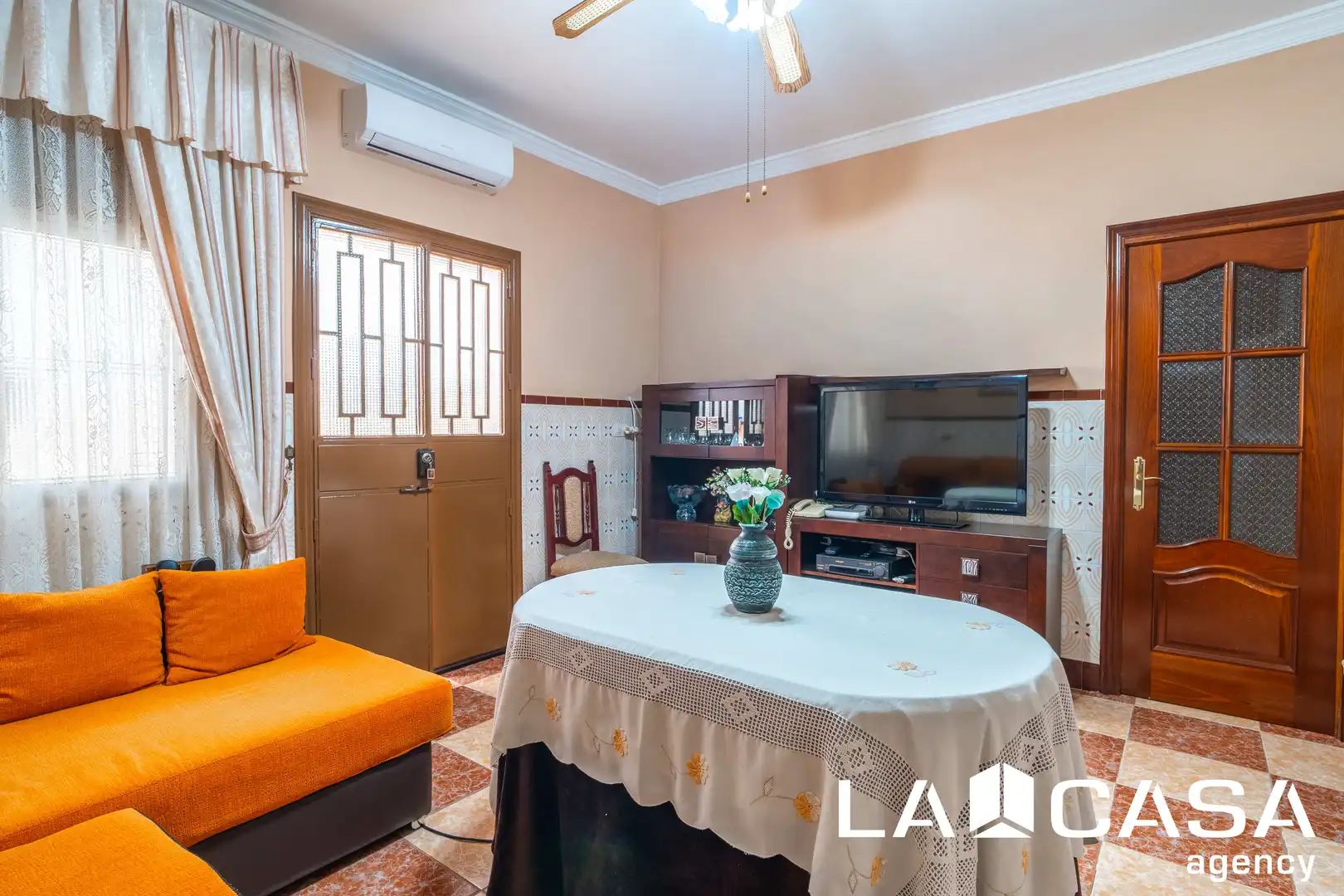 Sala d'estar de Casa o xalet en venda en Dos Hermanas
