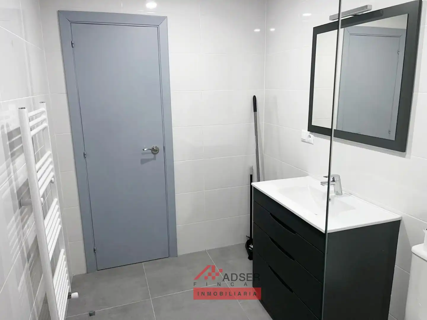 Badezimmer von Wohnung zum Verkauf in  Logroño mit Heizung, Parkett und Terrasse