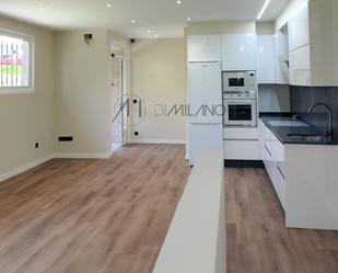 Kitchen of Flat for sale in Vigo   with Air Conditioner and Heating