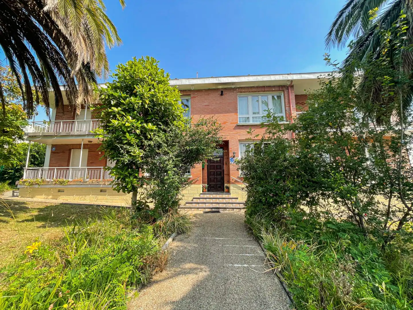 Exterior view of Houses for sale in Abanto y Ciérvana-Abanto Zierbena  with Heating, Private garden and Storage room
