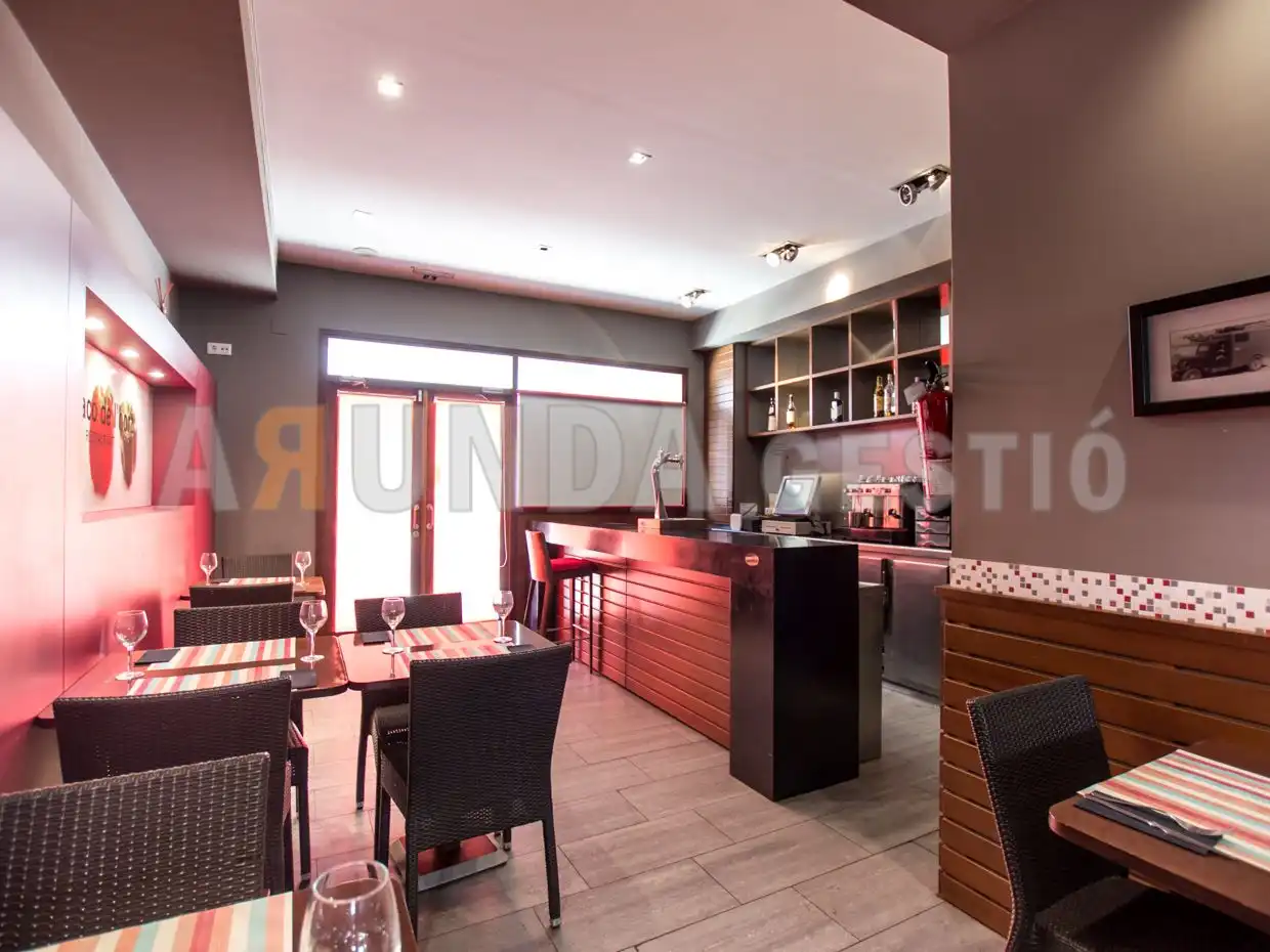 Local en venta en La Selva del Camp con Aire acondicionado, Calefacción y Amueblado