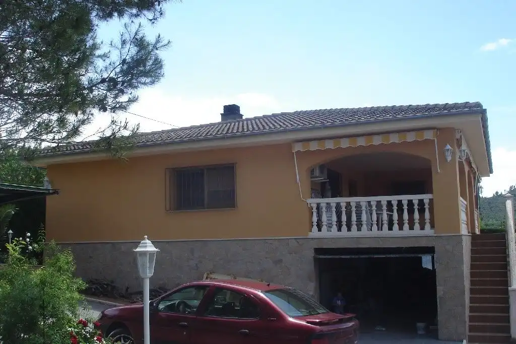 Chalet con piscina en venta en Benillup, imagen 3