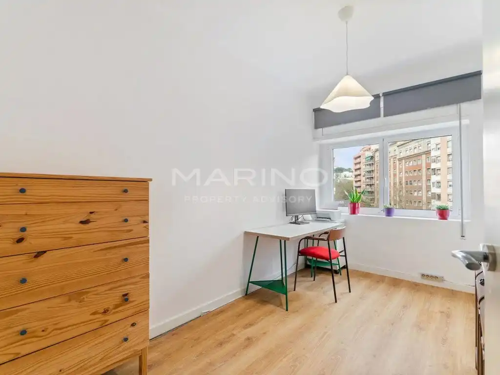 Habitación de Piso en venta en Barcelona con Balcón
