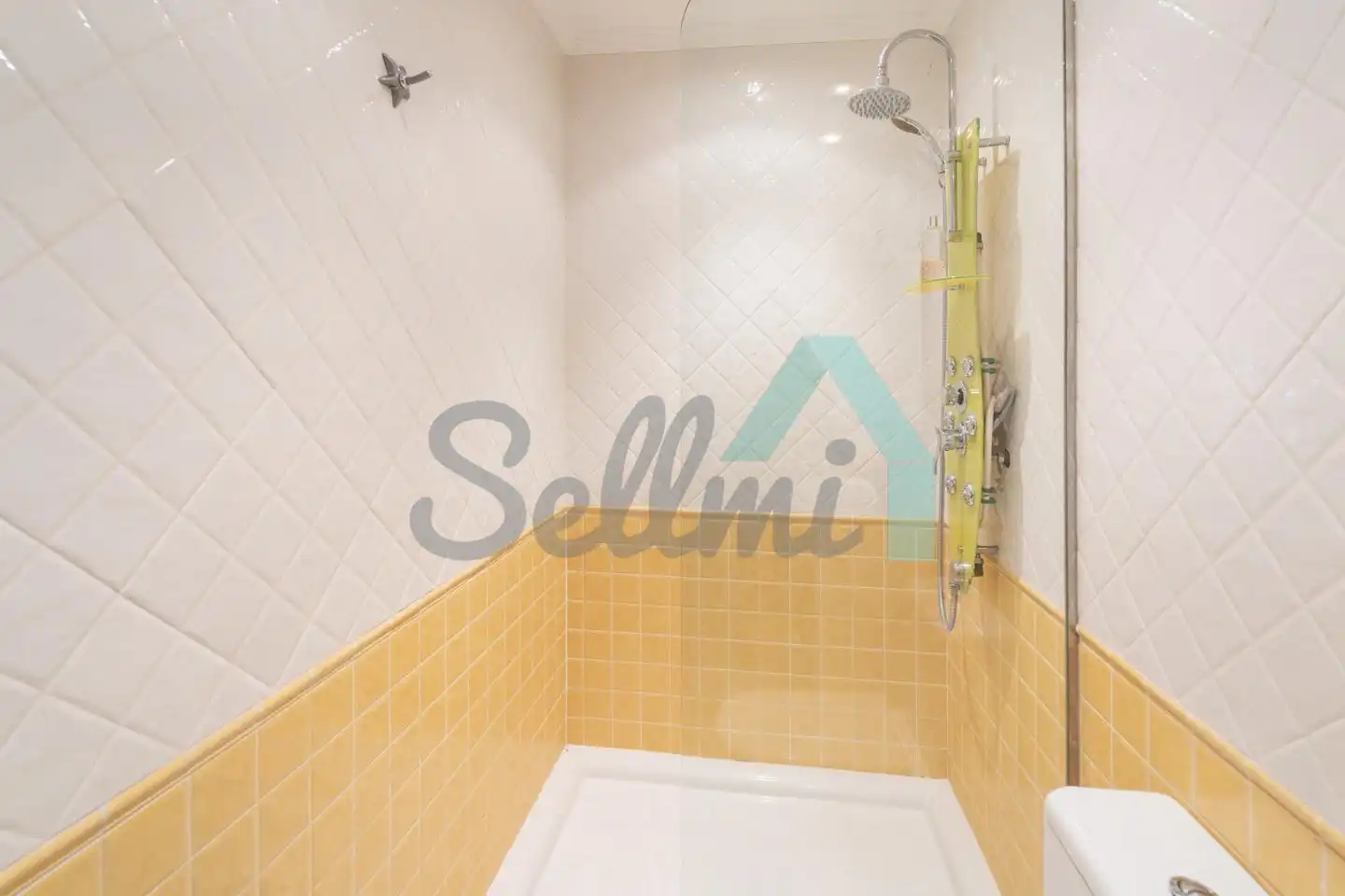 Baño de Casa o chalet en venta en Oviedo  con Calefacción, Jardín privado y Parquet