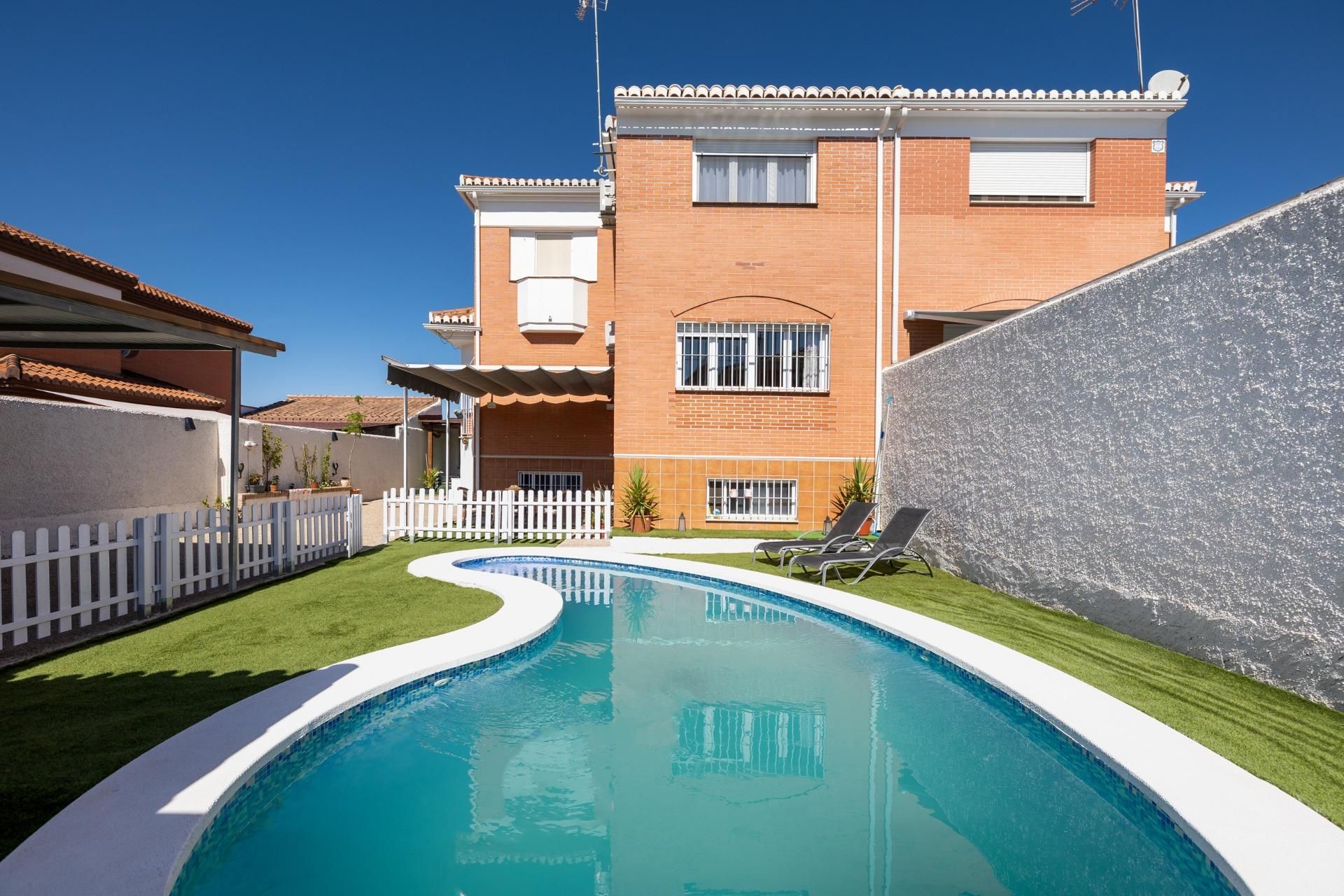 Garden of Single-family semi-detached for sale in Albolote  with Air Conditioner, Heating and Private garden