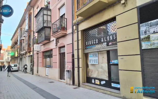Local comercial de lloguer a Calle Prieto de Castro