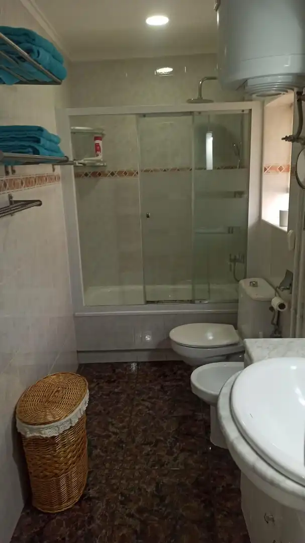 Bany de Casa o xalet en venda en Siete Aguas amb Calefacció, Terrassa i Moblat
