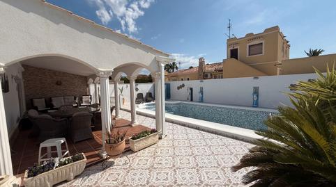 Foto 5 de Casa adosada en venda a Calle Salvador de Madariaga, Zona Carrefour - Urbanizaciones, Torrevieja