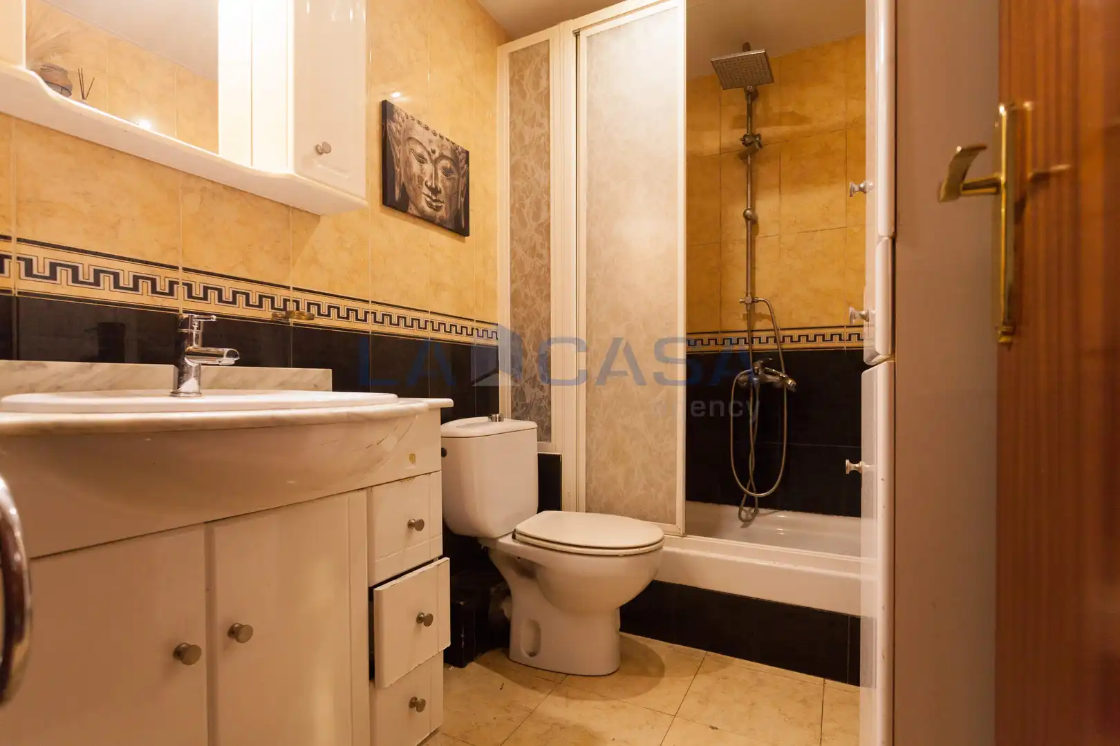 Badezimmer von Erdgeschoss zum Verkauf in L'Hospitalet de Llobregat
