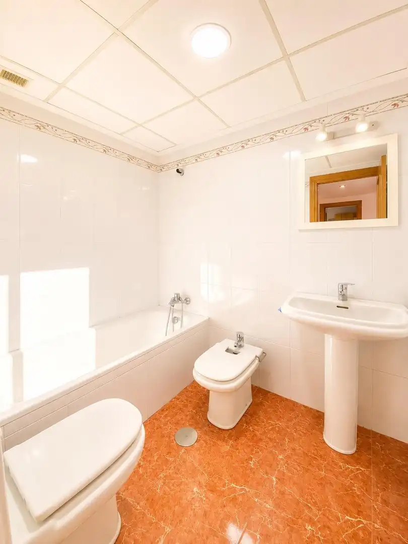 Baño de Piso en venta en Alcantarilla con Aire acondicionado, Calefacción y Trastero