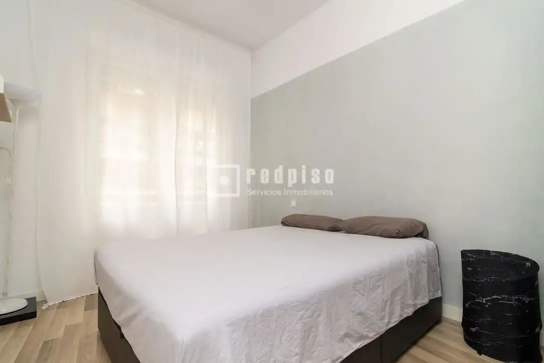 Bedroom of Flat for rent in Madrid  with Air Conditioner, Heating and Parquet flooring