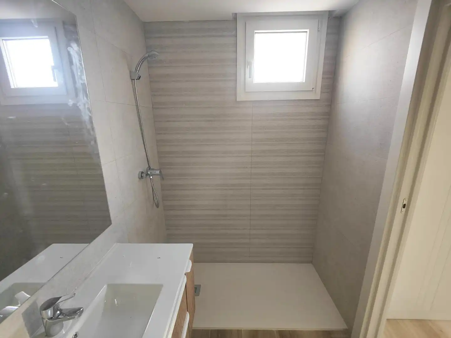 Bathroom of Flat for rent in Valdemoro  with Heating, Terrace and Storage room