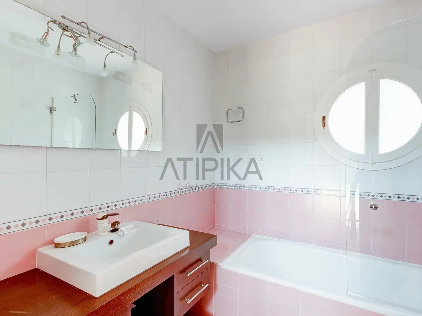 Baño de Casa o chalet en venta en Castelldefels con Aire acondicionado, Calefacción y Terraza