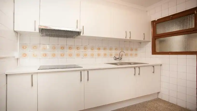Küche von Wohnung zum Verkauf in Salt