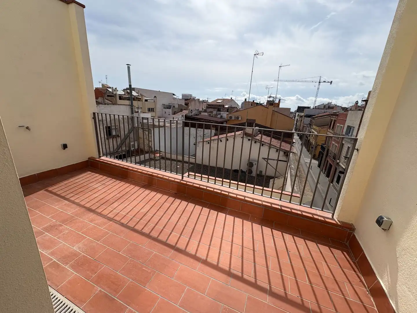 Terrassa de Pis de lloguer en Mataró amb Aire condicionat, Calefacció i Terrassa