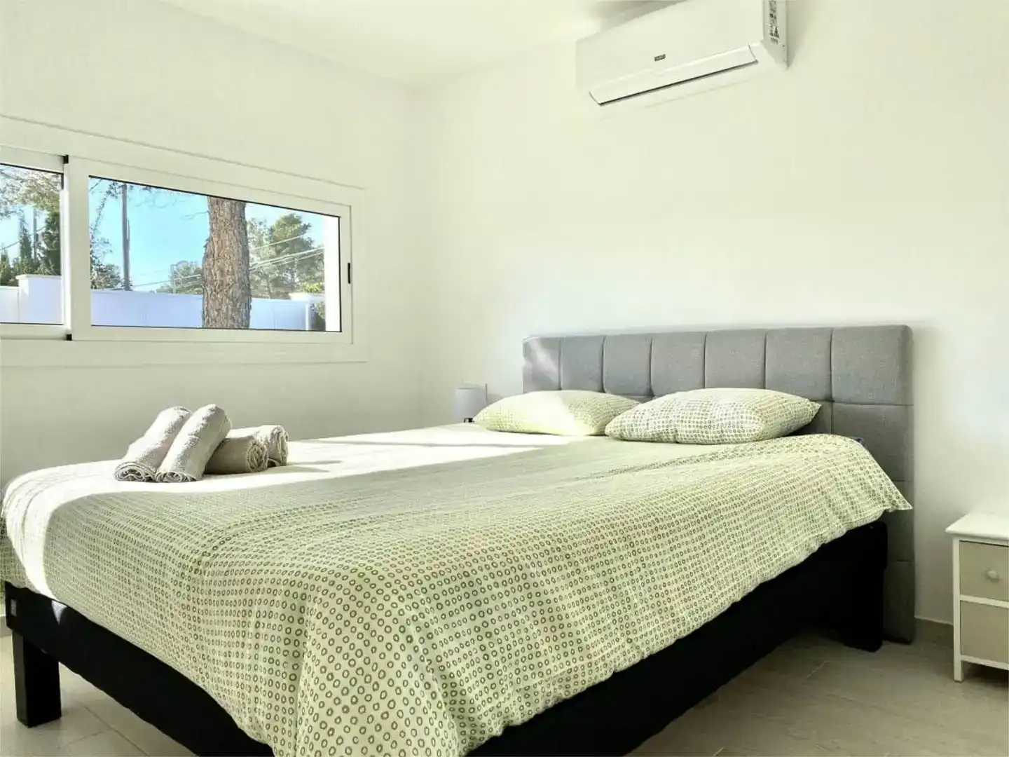Bedroom of Houses for rent in L'Ametlla de Mar   with Air Conditioner, Swimming Pool and Balcony