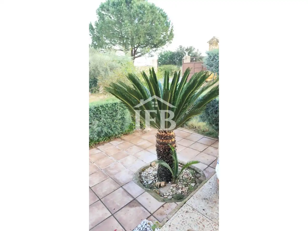 Garden of Country homes for sale in Valverde de Leganés  with Air Conditioner, Heating and Private garden