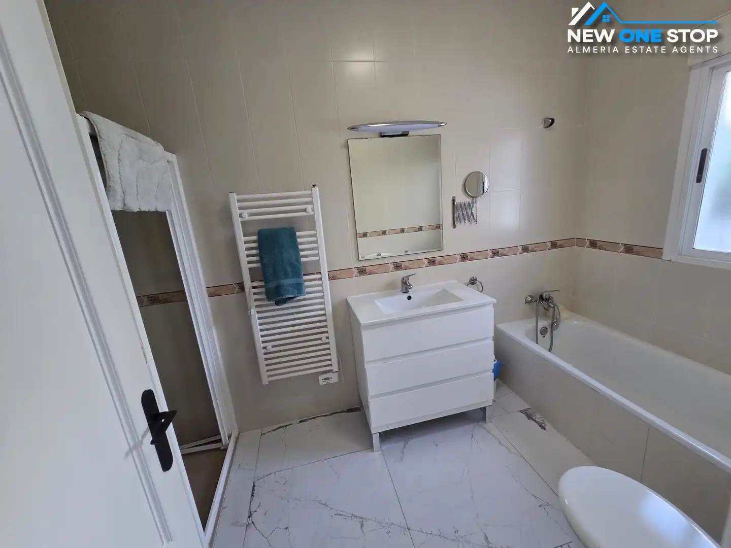 Baño de Casa o chalet en venta en Arboleas con Aire acondicionado, Calefacción y Jardín privado