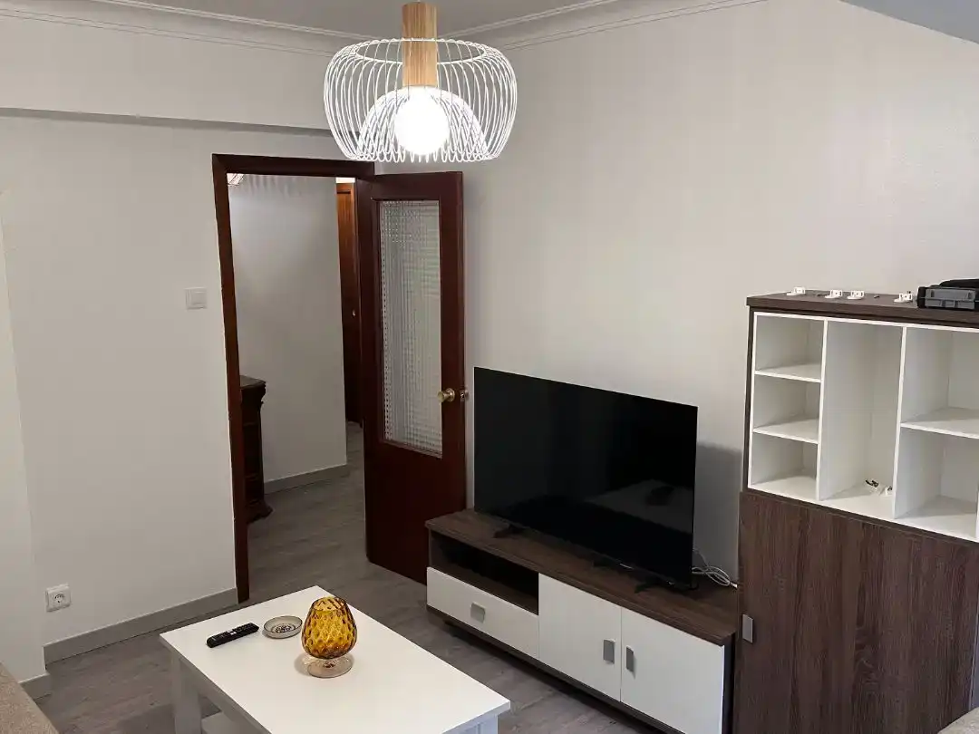 Sala d'estar de Pis de lloguer en Ferrol amb Parquet i Moblat