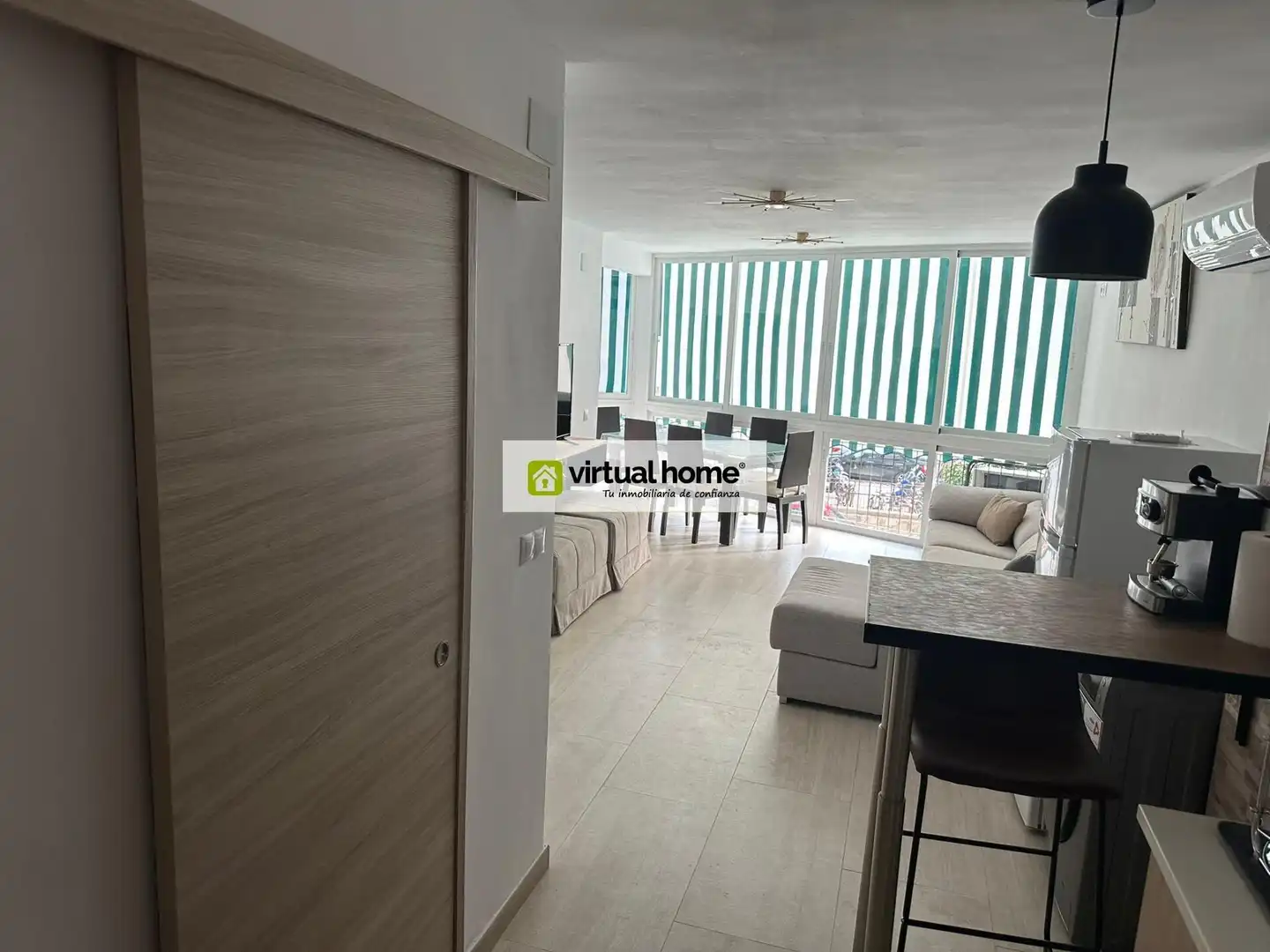 Sala d'estar de Apartament en venda en Benidorm amb Aire condicionat i Piscina comunitària
