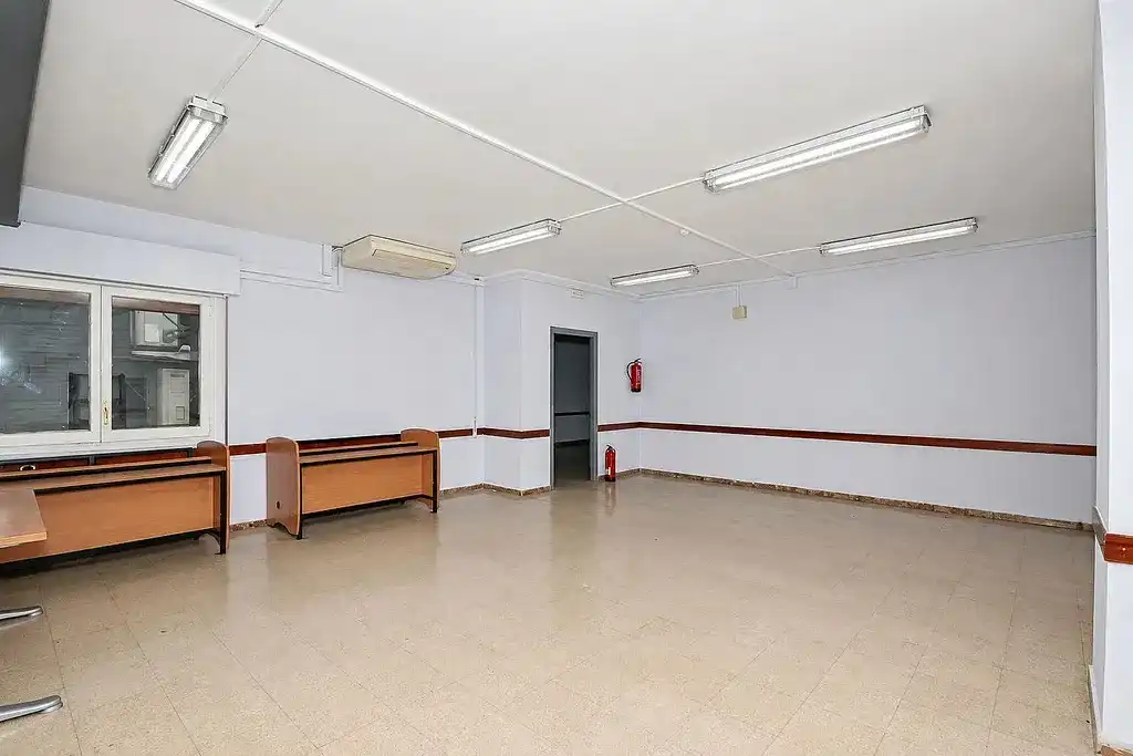 Local comercial en venta en Carrer de Rocafort 69, imagen 6