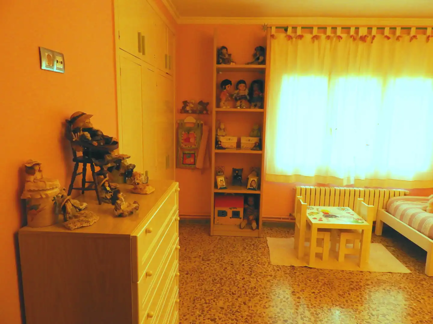 Schlafzimmer von Haus oder Chalet zum Verkauf in Castellar del Vallès mit Klimaanlage, Heizung und Privatgarten