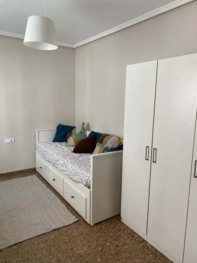 Dormitori de Apartament en venda en Valencia amb Moblat