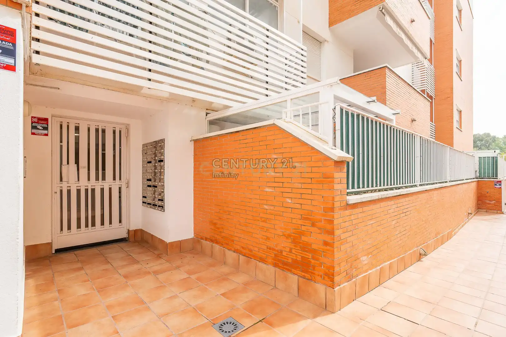 Exterior view of Flat for sale in Mijas  with Air Conditioner and Swimming Pool