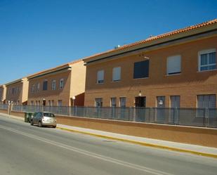 Vista exterior de Apartament en venda en Miguelturra amb Calefacció, Traster i Internet