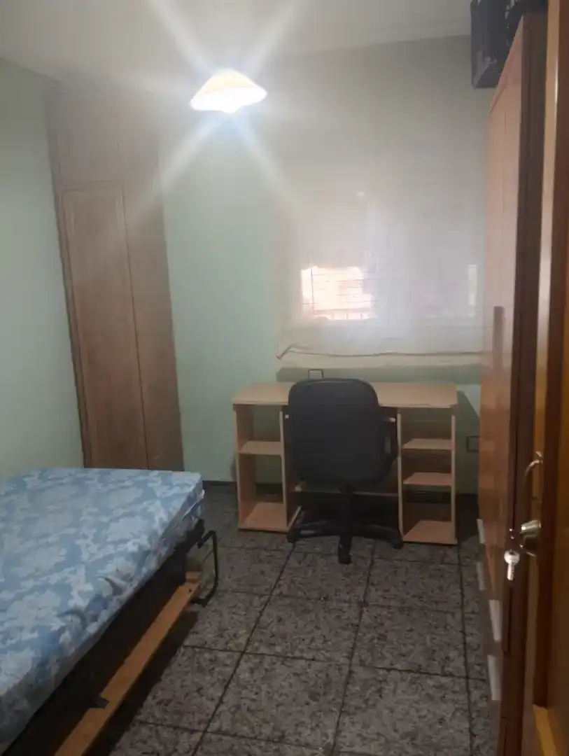 Habitación de Piso para compartir en Plasencia con Aire acondicionado, Amueblado y Horno